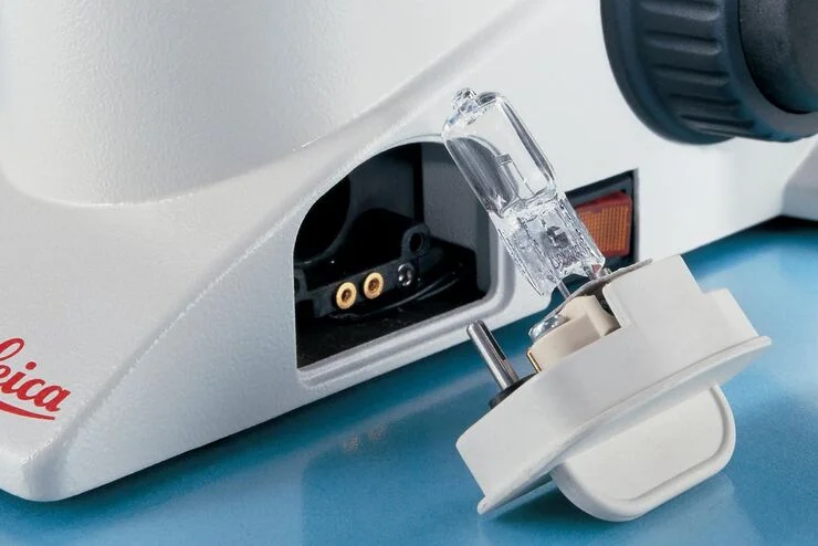 kinh hien vi leica dm1000